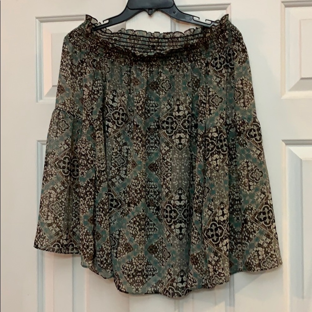 🇺🇸Soprano on/off shoulder semi sheer top